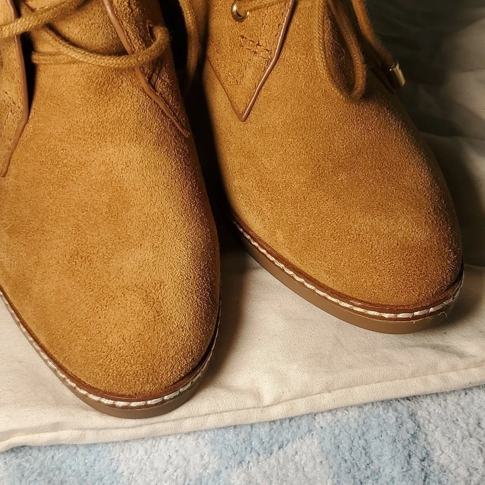 New Tory Burch ‘Hilary’ Suede Tan Brown Suede Ankle Booties Boots Size 8